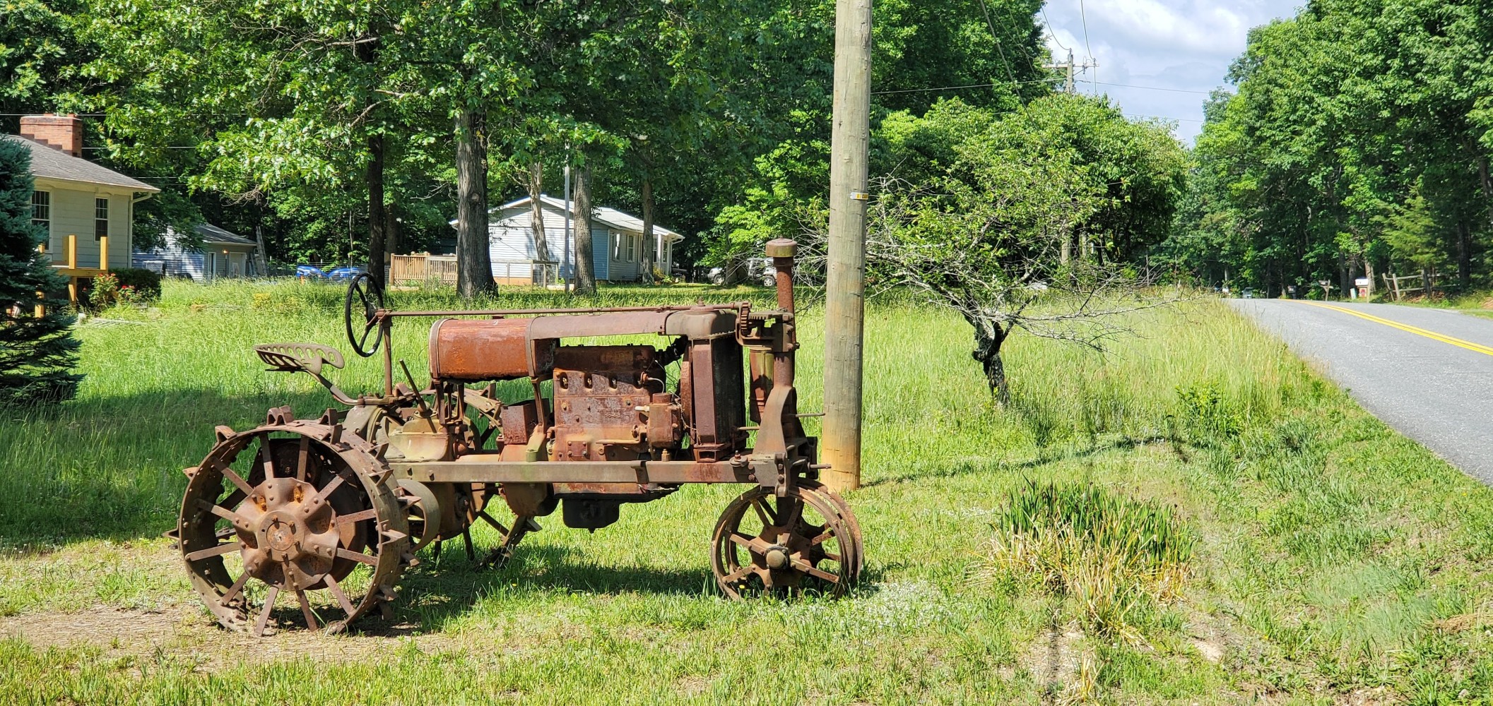 Steel is real. But so is rust! An old tractor that caught my eye!