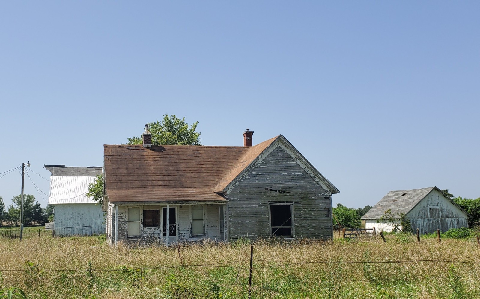Abandoned house. Not a great picture, but the house itself moved me.