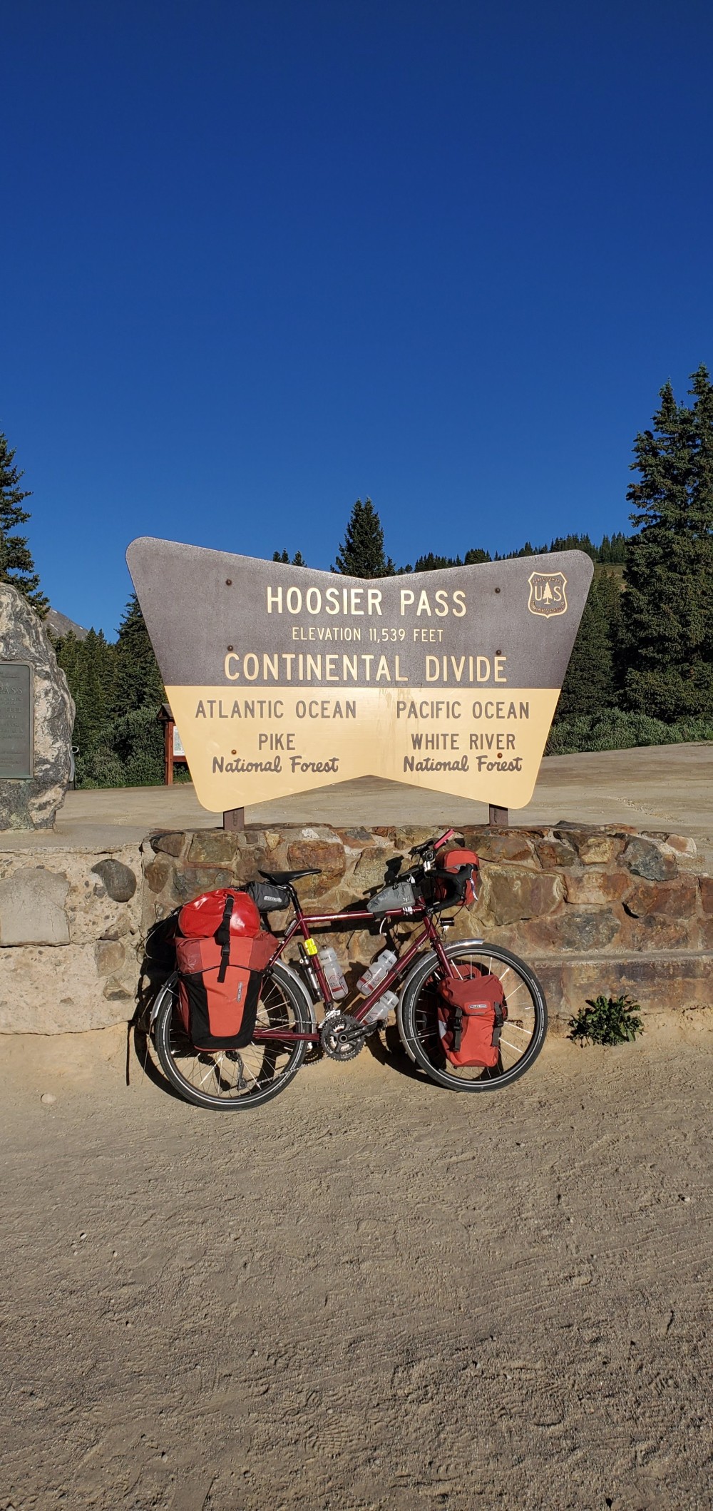 The top of Hoosier Pass! It wasn't bad at all. The altitude didn't appear to affect me, so I think taking a side trip to New Mexico helped me acclimate.