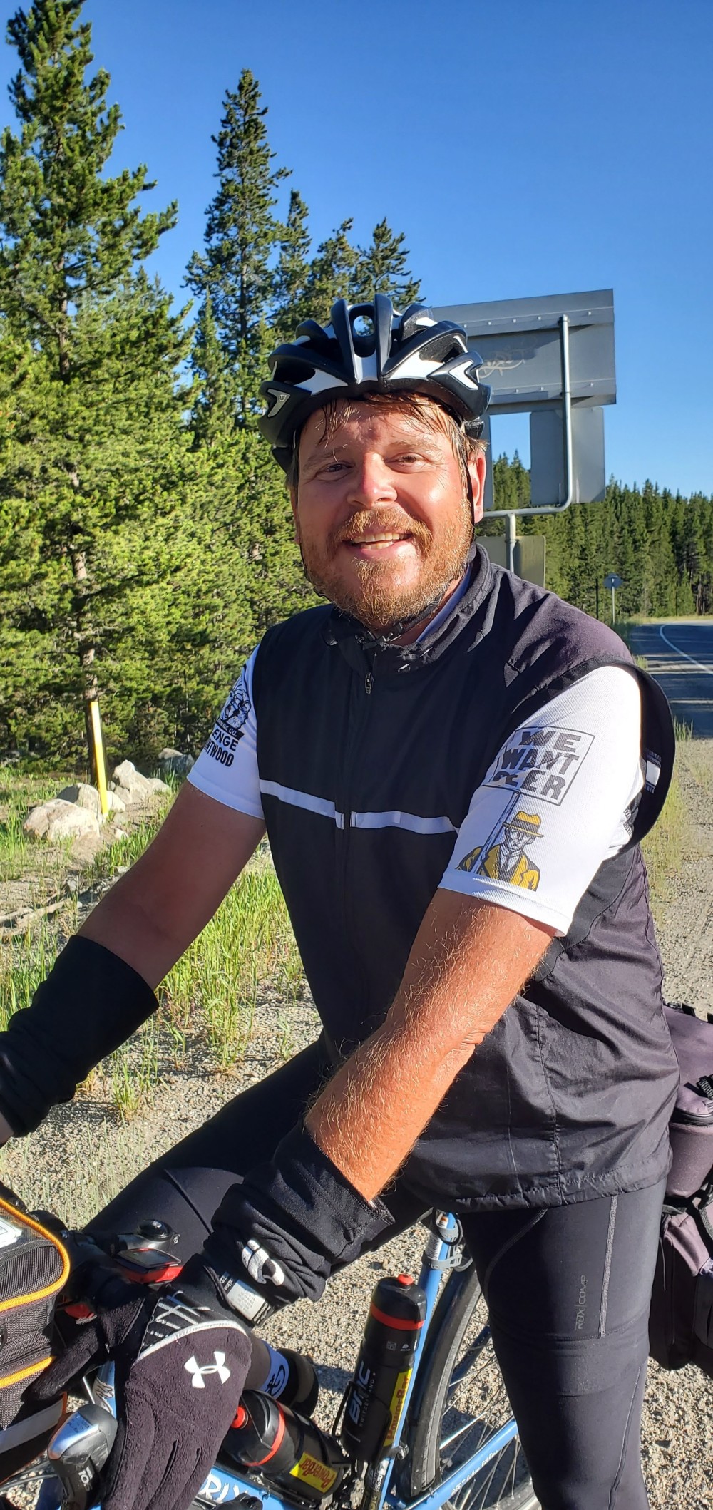 I met Steven Mahaffey going east at the base of Hoosier Pass. I hope he makes it safely. With all that traffic, and even less shoulder than the other side, it looked hairy!