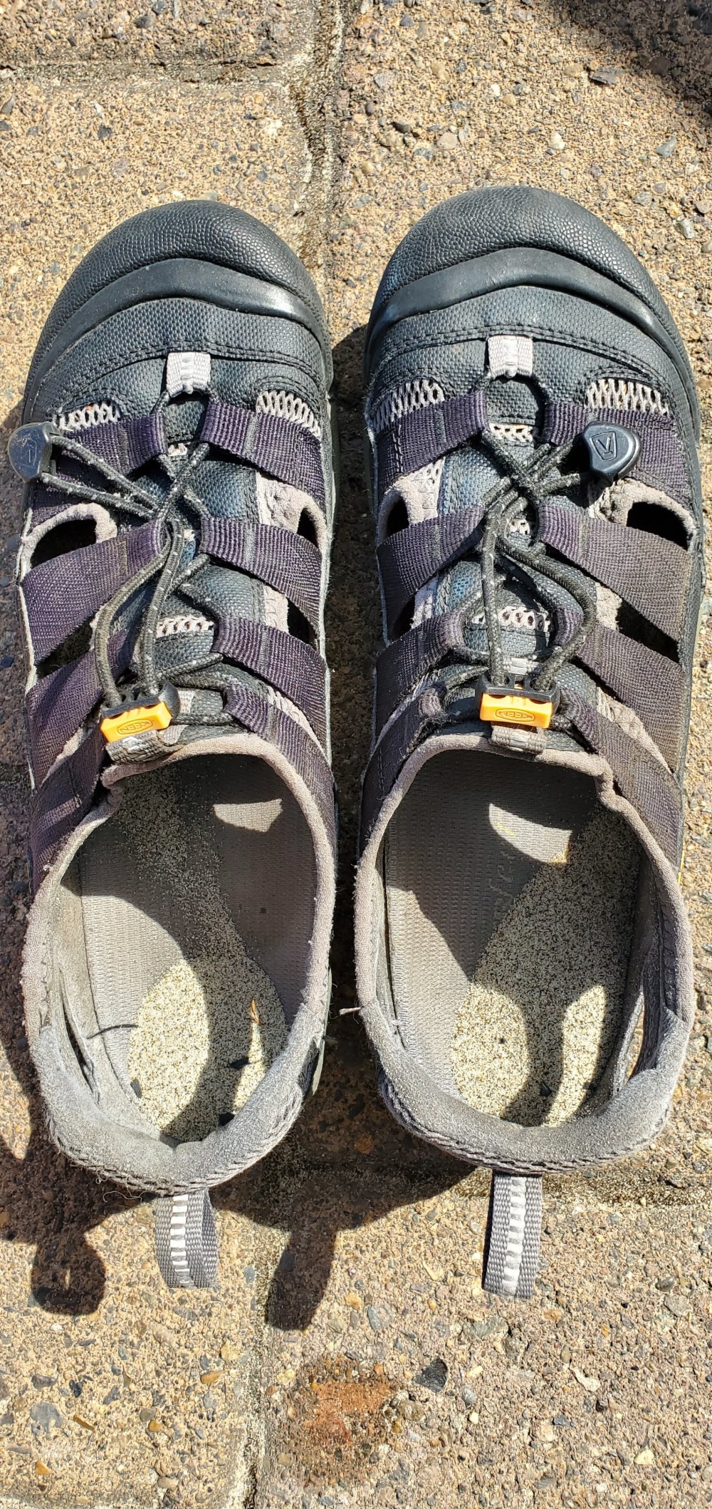 The downside of sandals 😁