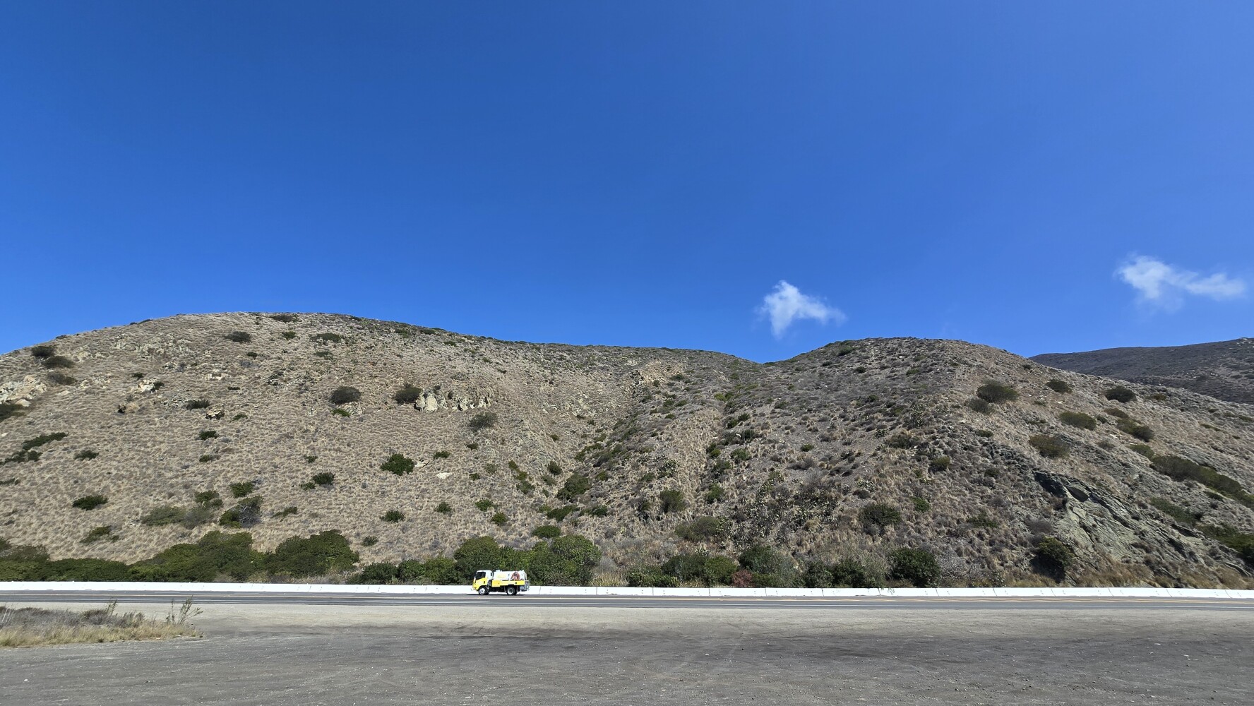 This is what the hills across the highway from the ocean look like. Later on, houses started appearing, as I got closer to Malibu.
