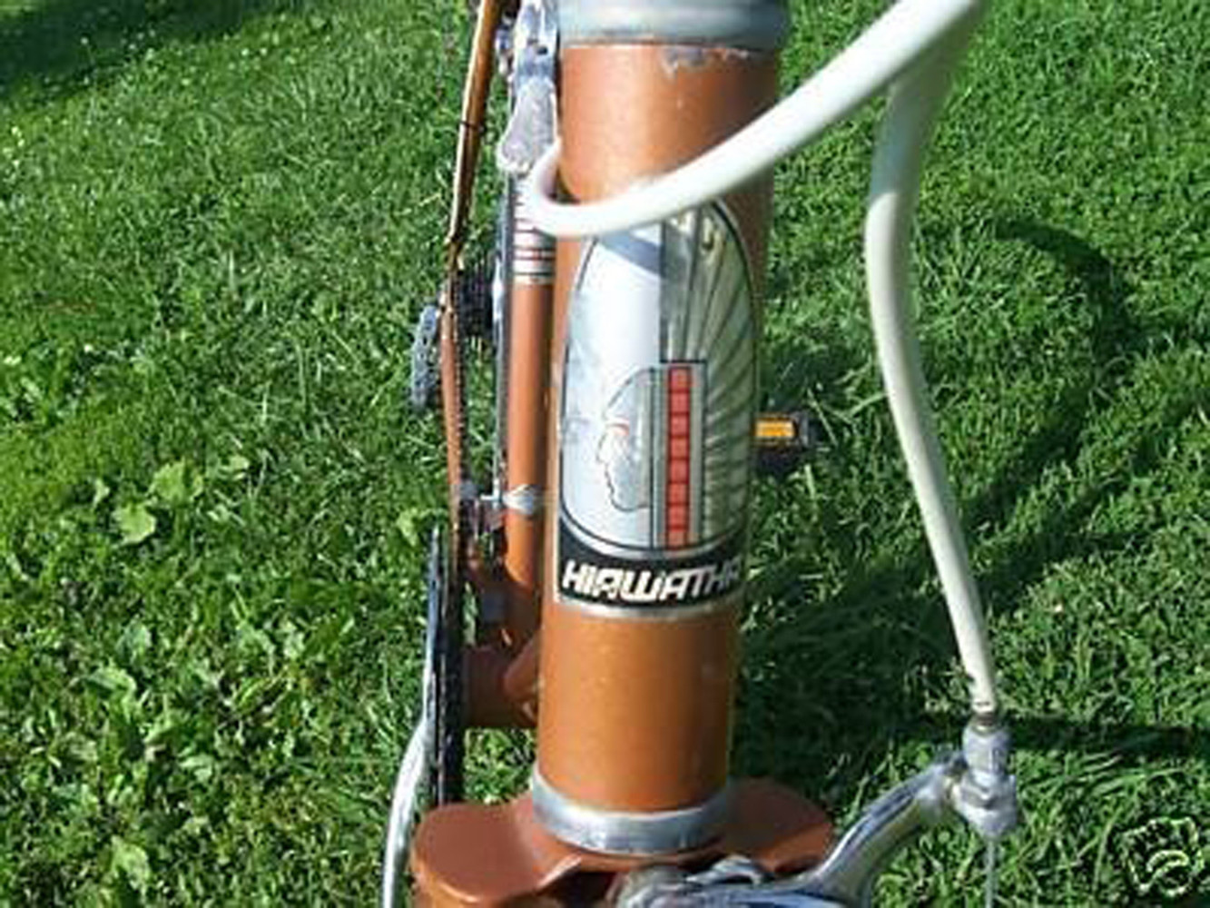 1970s Hiawatha Brand Bicycle. This was the store brand for Gambles' hardware stores. Mine was white.