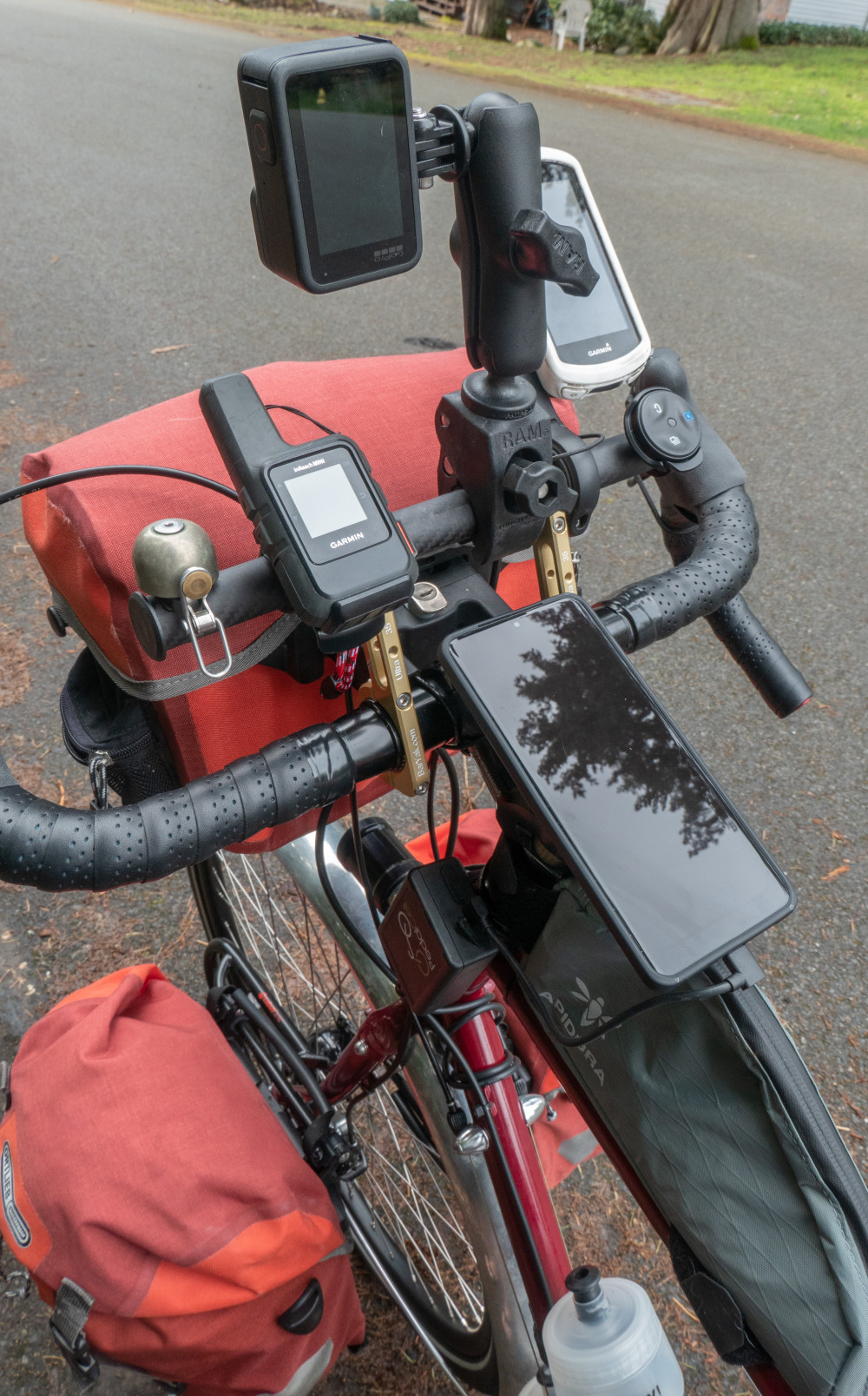Cockpit with dynamo power module
